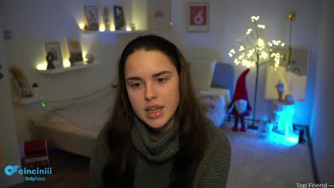 Naomi online show from December 8, 7:32 pm