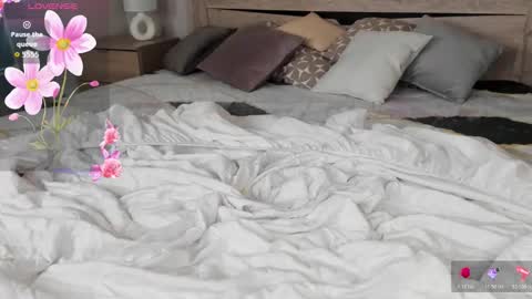 Kira  GMT 7 Mon Thu-Sun  0800am-0200pm  online show from January 6, 10:08 am