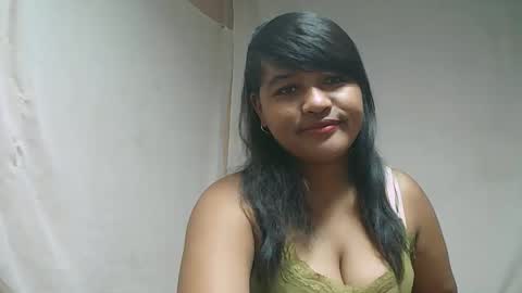 saylla1 online show from May 7, 10:11 am