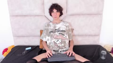 Snapshot of scaarlett_22 chatting on October 18, 9:08 pm scaarlett_22 online show from October 18, 9:08 pm