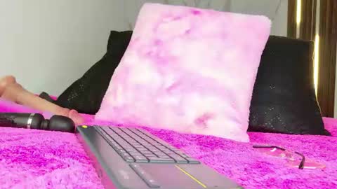scarleht_blonde online show from June 24, 8:05 pm