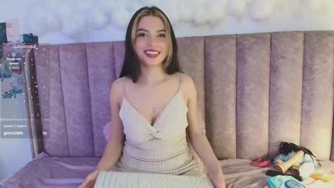 Scarlet  online show from December 19, 6:20 am