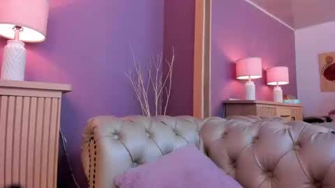 Scarlet Edwars online show from March 7, 3:28 pm