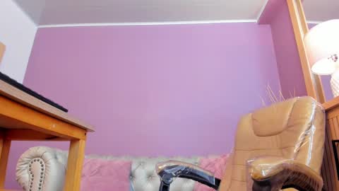 Scarlet Edwars online show from September 17, 6:44 pm