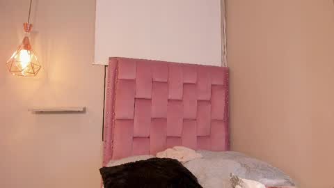 scarlet_vixen_ online show from May 16, 5:26 am
