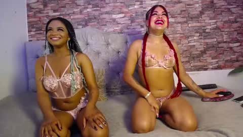 scarlet and roxane online show from February 9, 2:10 pm