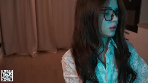 Scarlet online show from April 19, 10:01 pm