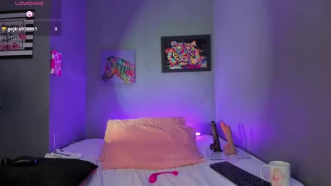 Snapshot of scarletmorgan2218 chatting on September 18, 6:23 pm Carolina online show from September 18, 6:23 pm