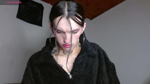 scarlet online show from April 24, 2:02 am