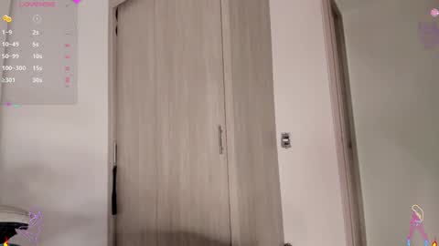 Scarlett Thumb up please help me 100 its important online show from December 24, 1:38 am