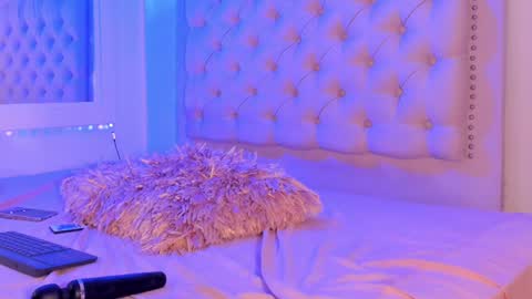 Scarlett Grand online show from March 8, 8:35 pm