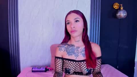 Scarlett Johs online show from January 13, 12:02 pm