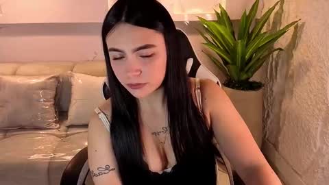 Scarlett online show from December 17, 1:29 pm