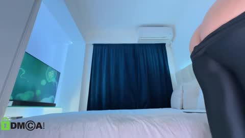 ScarlettAndTom online show from November 27, 7:32 pm