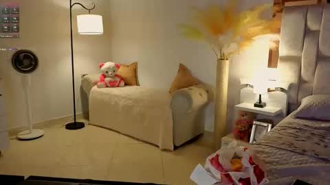 scarlette_tsunade online show from October 23, 11:49 pm