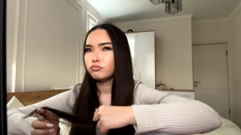 scarlettleszczynski online show from April 4, 11:28 am