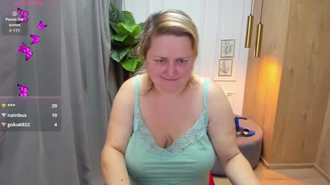 Scarlett online show from December 3, 8:33 am