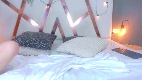 S C A R L E T T  online show from November 22, 8:40 pm