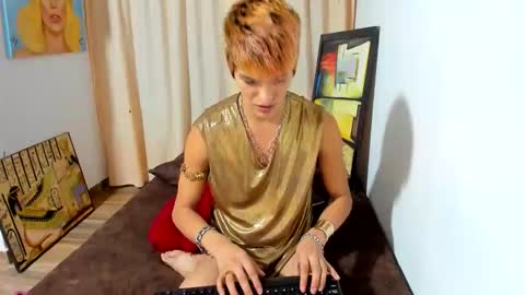 scenebrandy online show from April 13, 12:26 am