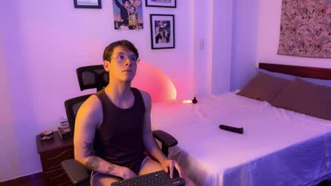 ScoobySnack online show from March 29, 5:09 am