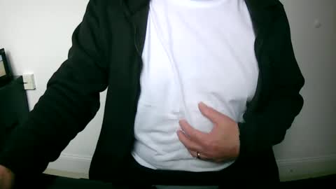 Snapshot of scotti30 chatting on February 18, 8:38 am Scott online show from February 18, 8:38 am