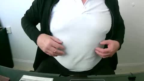 Snapshot of scotti30 chatting on February 24, 3:31 pm Scott online show from February 24, 3:31 pm