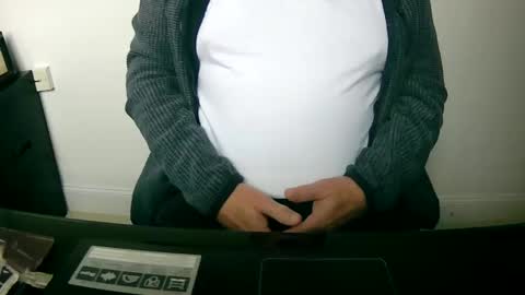 Snapshot of scotti30 chatting on February 13, 9:20 am Scott online show from February 13, 9:20 am