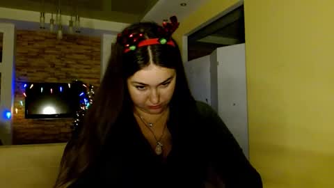 Elizabeth  online show from December 16, 1:50 pm