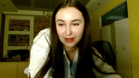 Elizabeth  online show from April 15, 6:33 pm