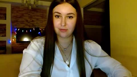 Elizabeth  online show from December 15, 1:40 pm