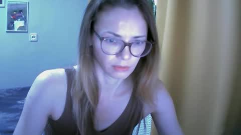 Snapshot of sea_dream chatting on October 26, 3:51 am SEA Dream online show from October 26, 3:51 am