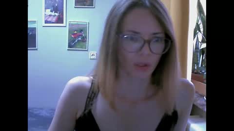 Snapshot of sea_dream chatting on October 27, 4:01 am SEA Dream online show from October 27, 4:01 am