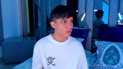 Sebastian online show from September 21, 8:24 pm