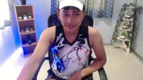 Snapshot of seductivee_bigcock chatting on October 17, 7:23 am John online show from October 17, 7:23 am