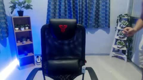 Snapshot of seductivee_bigcock chatting on October 19, 1:16 pm John online show from October 19, 1:16 pm