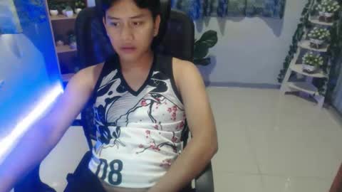 Snapshot of seductivee_bigcock chatting on October 23, 2:24 am John online show from October 23, 2:24 am
