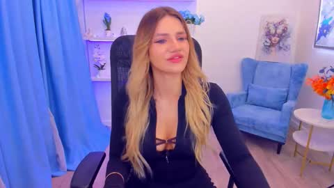 selenaemoore online show from November 9, 7:16 pm