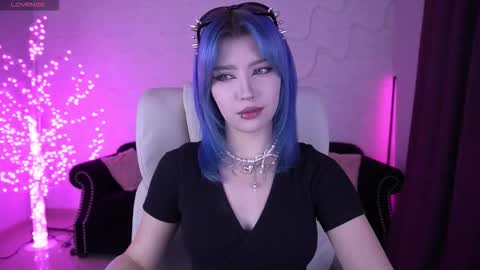 selenairis online show from February 11, 7:12 am