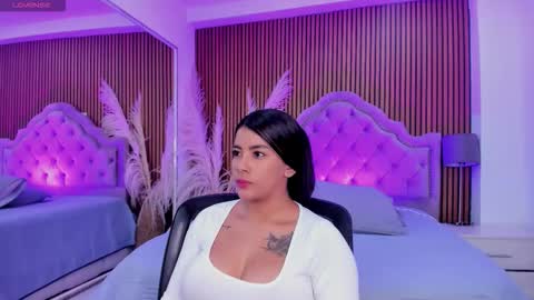 selenastonne online show from December 13, 8:04 pm