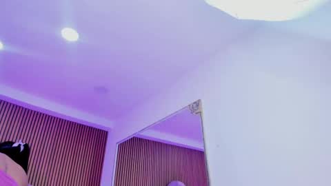 selenastonne online show from November 7, 8:11 pm