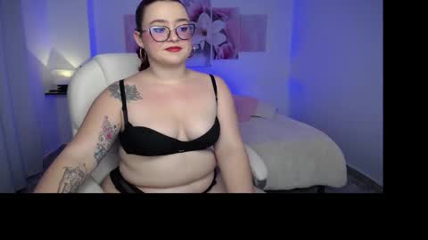 selene_rouse_ online show from February 11, 11:41 pm