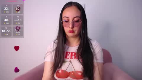 selene_swee online show from May 28, 9:13 pm