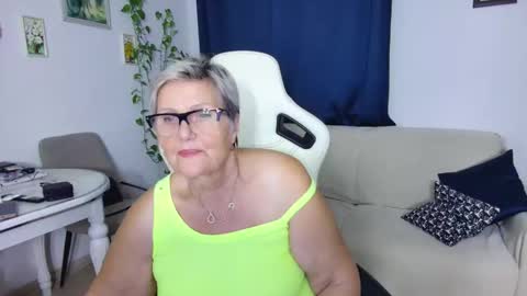 Selenna online show from February 14, 7:49 pm