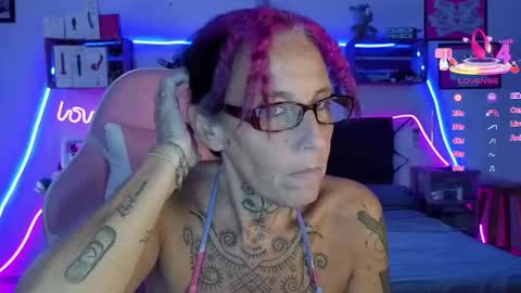 Selvaggia Del Caribe online show from November 20, 6:05 pm