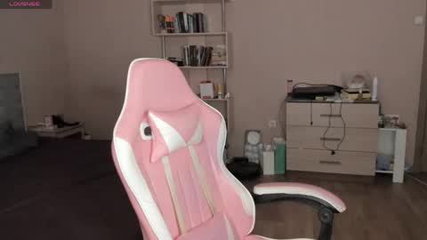 Mary Cherry online show from May 25, 1:17 pm
