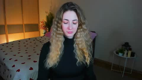 sensitiveheartt online show from May 12, 1:42 pm