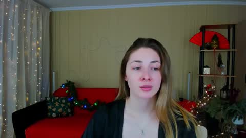 sensitiveheartt online show from December 13, 7:53 pm