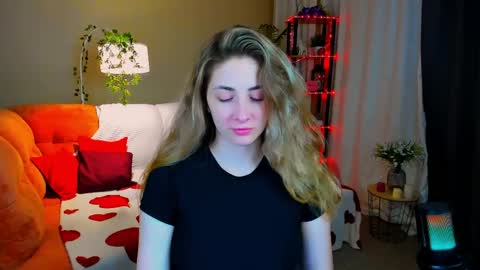 sensitiveheartt online show from March 29, 7:26 pm