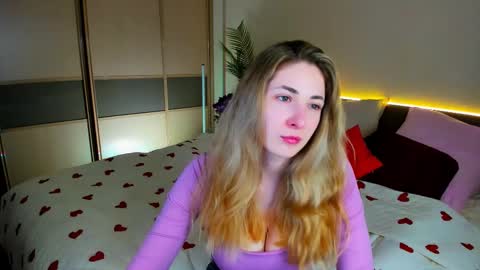 sensitiveheartt online show from March 15, 7:28 pm