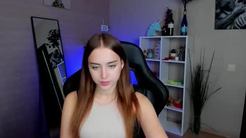 Emily  online show from October 14, 8:39 am